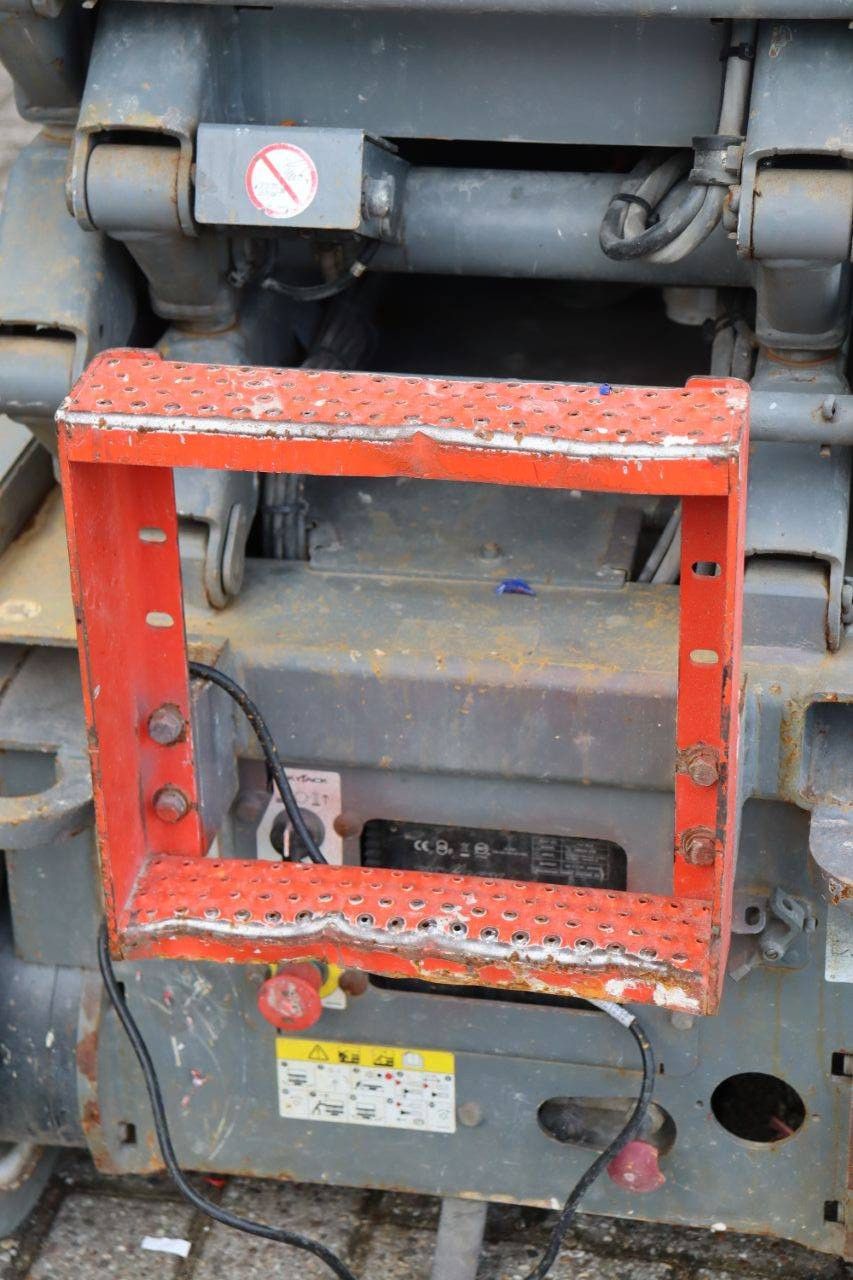 Scissor lift Skyjack SJ 3219 Electric 7.8m 2015