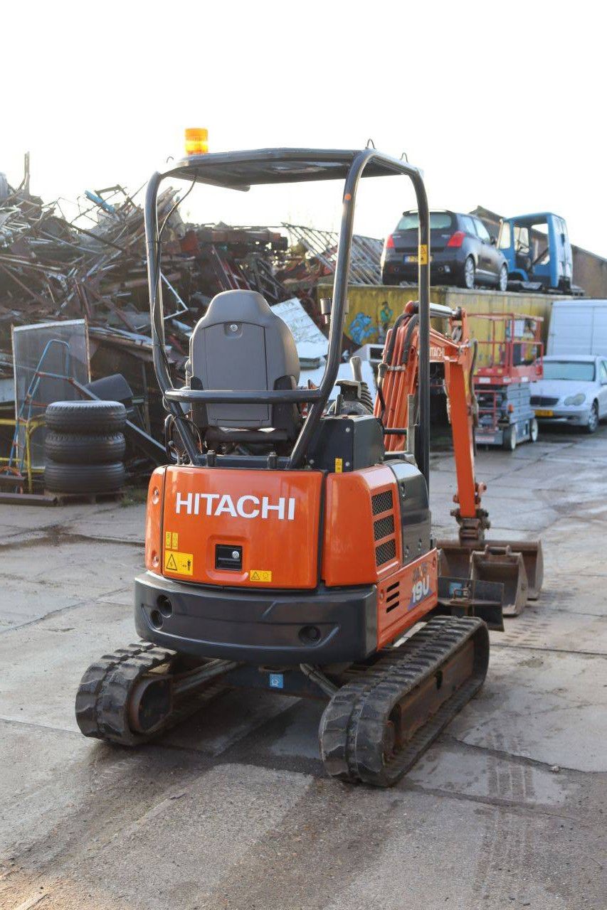 Minigraver Hitachi ZX19U-6 Diesel 11.5kW