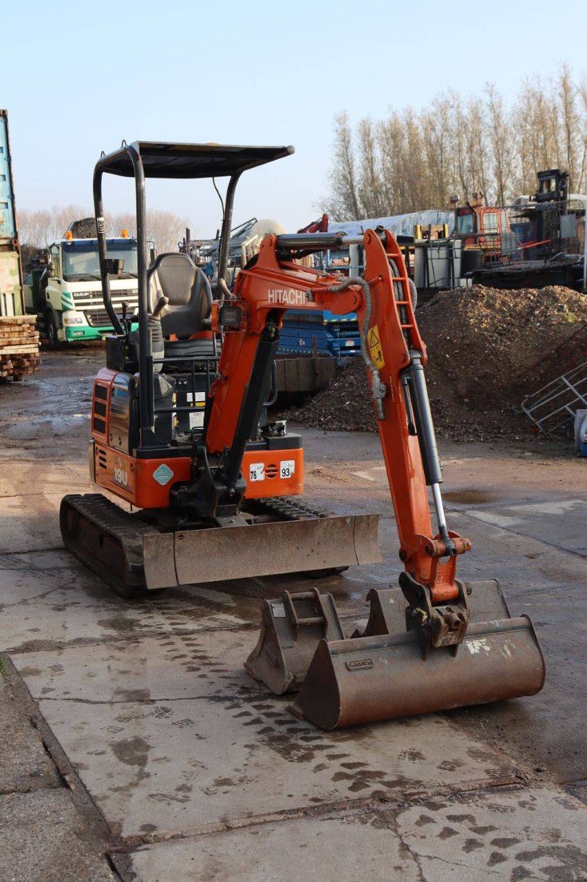 Minigraver Hitachi ZX19U-6 Diesel 11.5kW