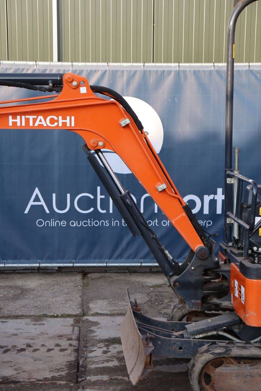 Minigraver Hitachi ZX19U-6 Diesel 11.5kW