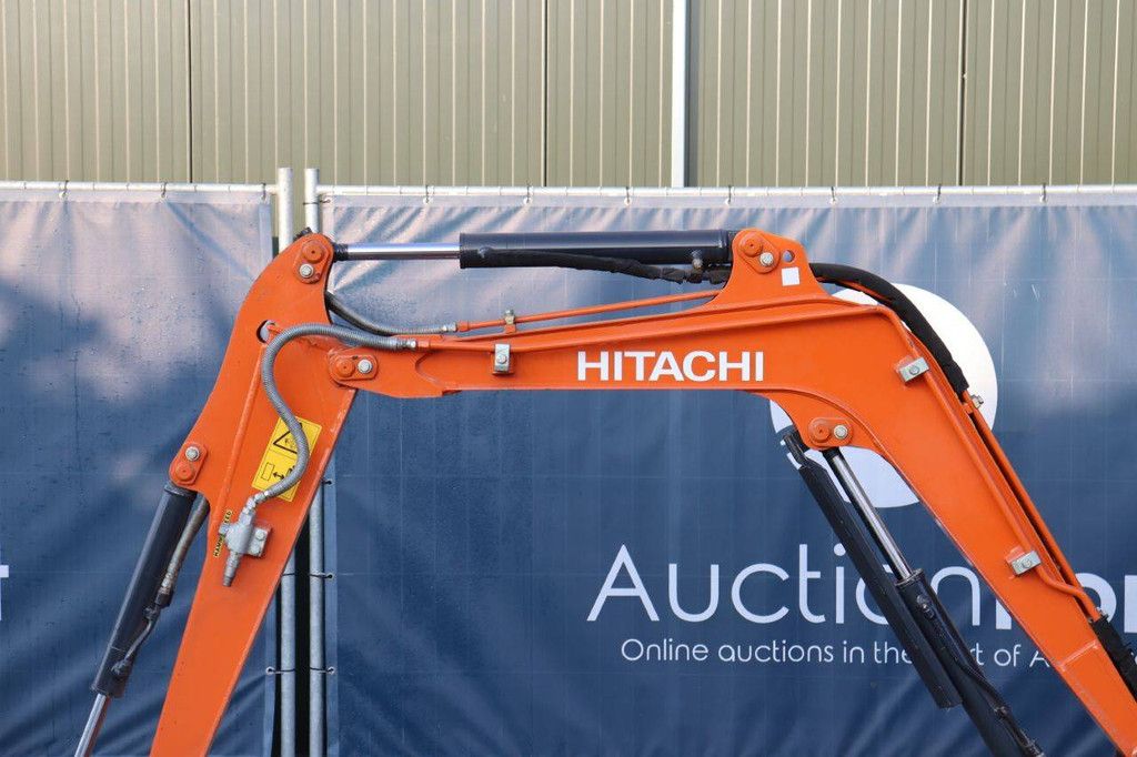 Minigraver Hitachi ZX19U-6 Diesel 11.5kW