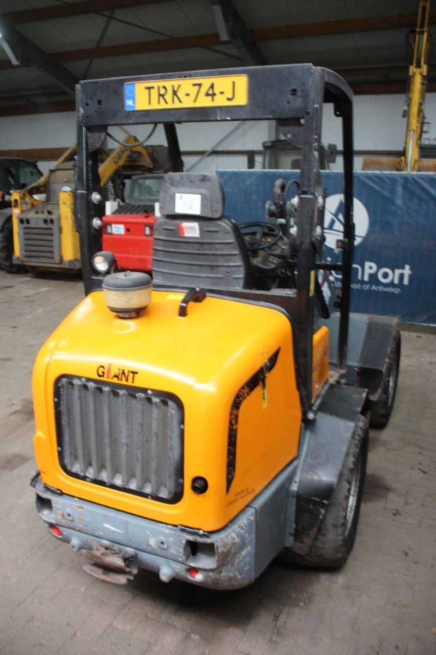 Wheel loader Giant V452T HD Diesel 33kW 2014