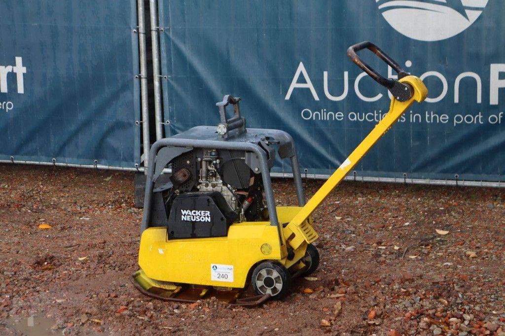 Vibrating plate Wacker Neuson DPU3760 Diesel 4.2kW 2017