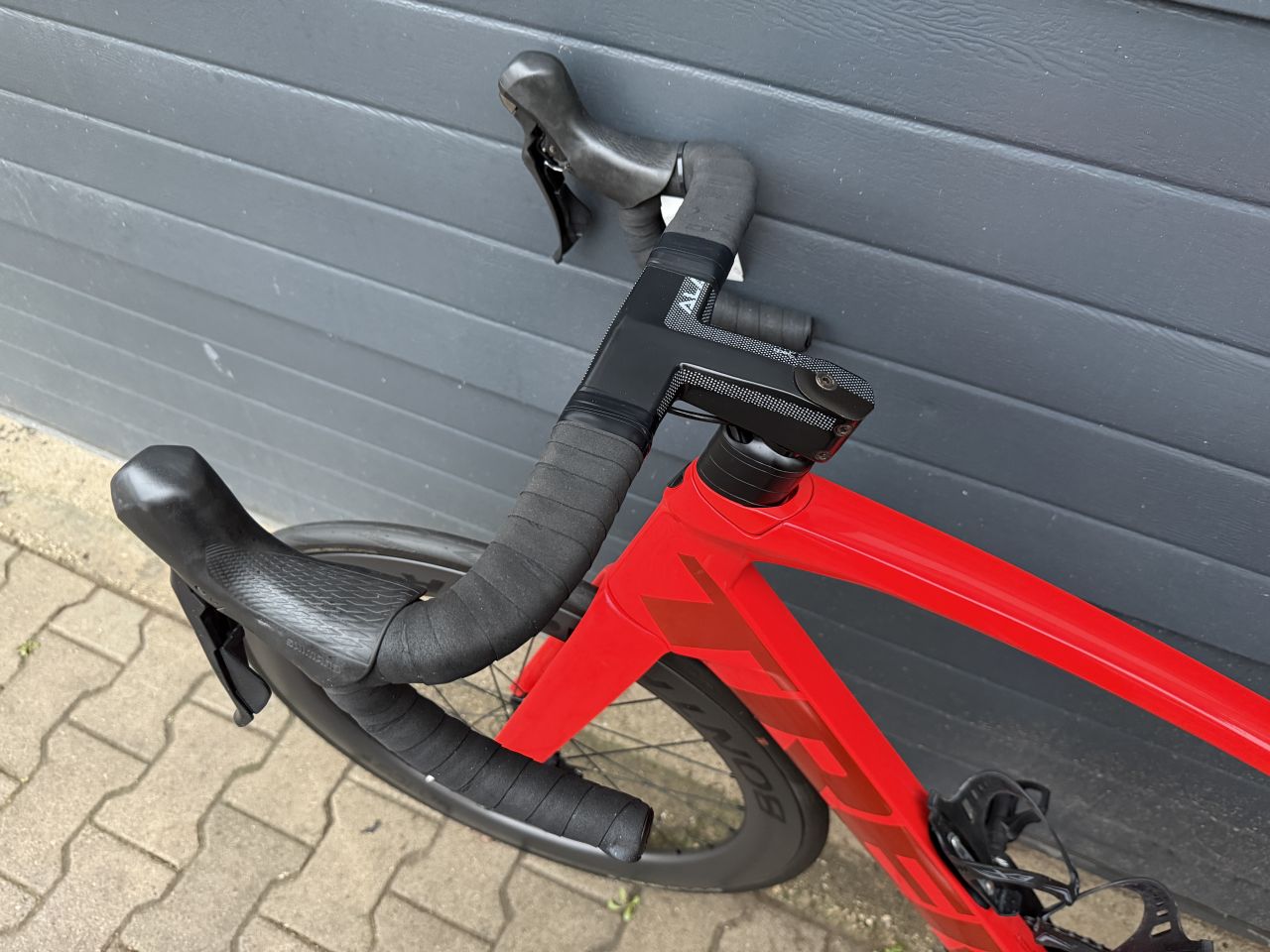 Trek Madone SL 6 , volledig carbon , Shimano (incl Btw en fact.)