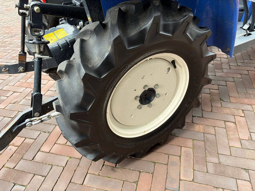 Minitractor Iseki TM3160 Diesel 2012 met Aanbouwdeel Veegmachine/Grondschuif/Aanhangwagen