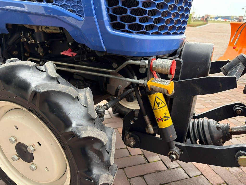 Minitractor Iseki TM3160 Diesel 2012 met Aanbouwdeel Veegmachine/Grondschuif/Aanhangwagen