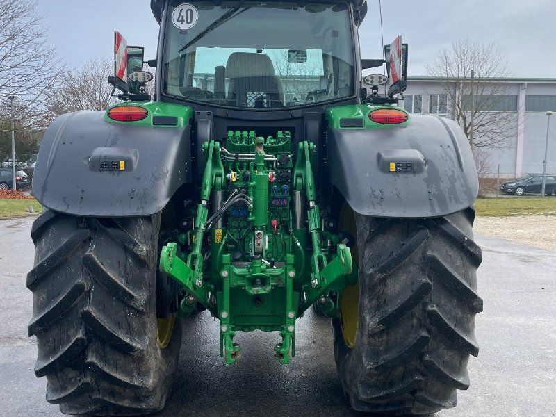 John Deere 6R195
