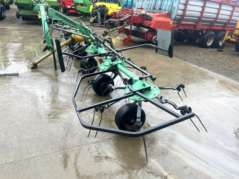 Deutz-Fahr KH 3.68 ein 6-er Kreiselheuer in einem sehr guten Zustand