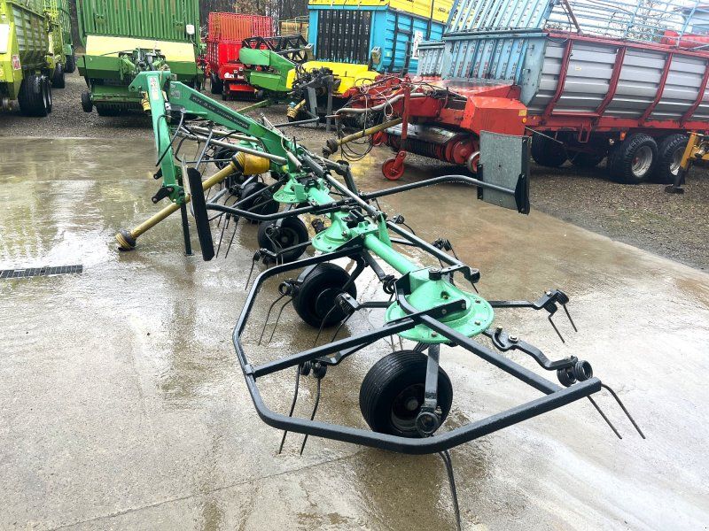 Deutz-Fahr KH 3.68 ein 6-er Kreiselheuer in einem sehr guten Zustand