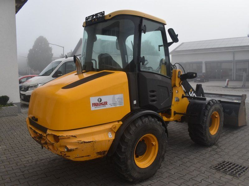 JCB 406