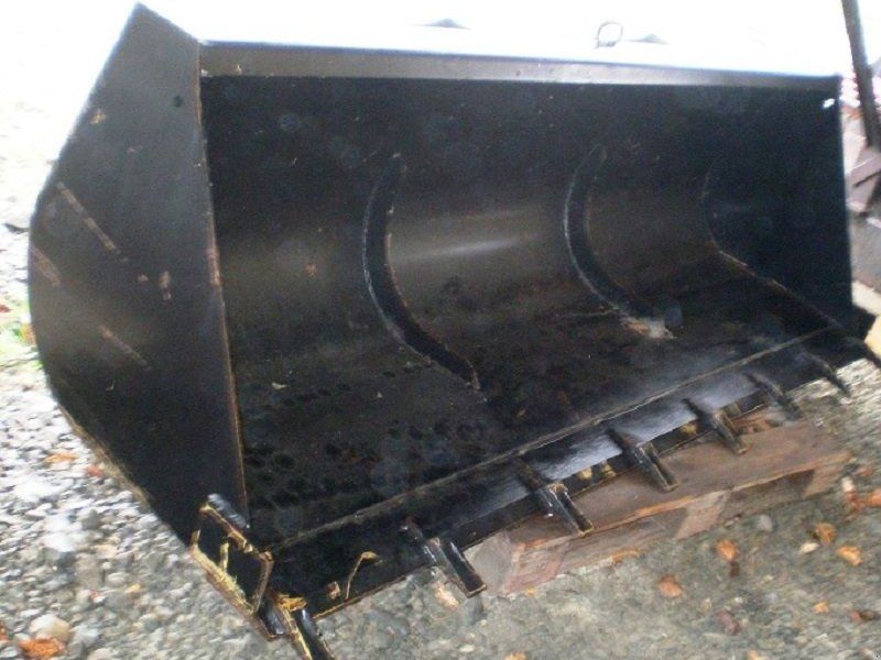 New Holland Godet avec dents