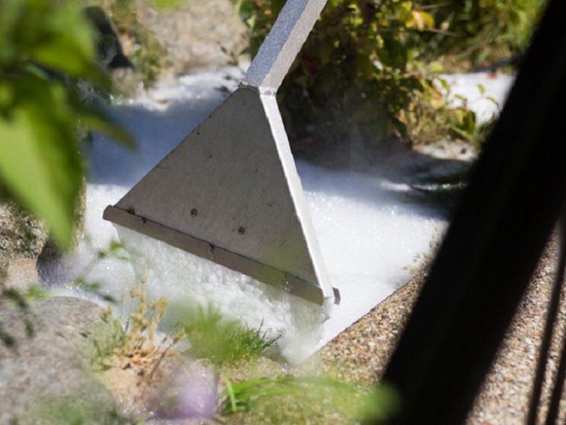 Machine de désherbage et nettoyage sans herbicides