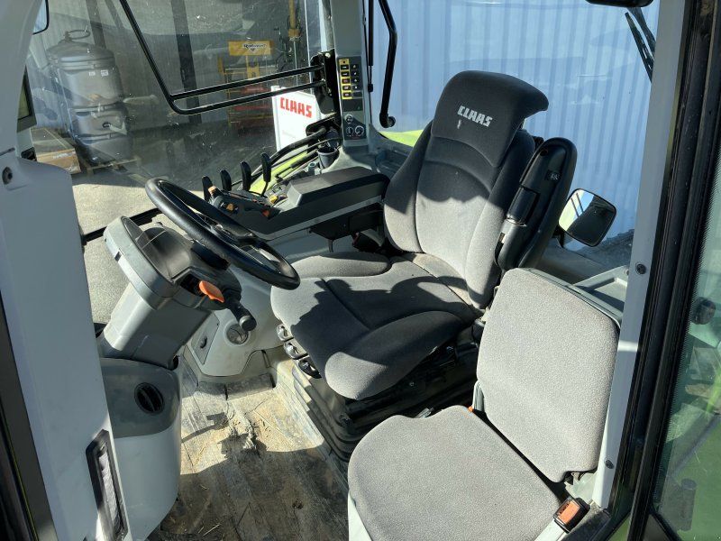 Claas ARION 620 CIS