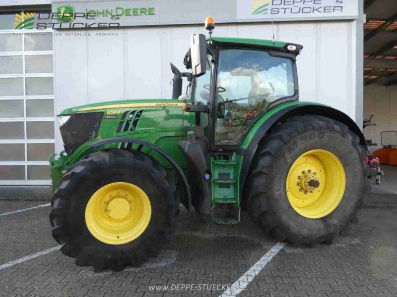 John Deere 6215R