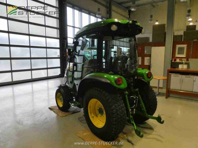 John Deere 3039R