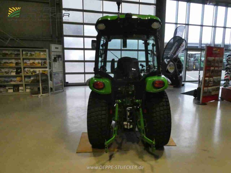 John Deere 3039R