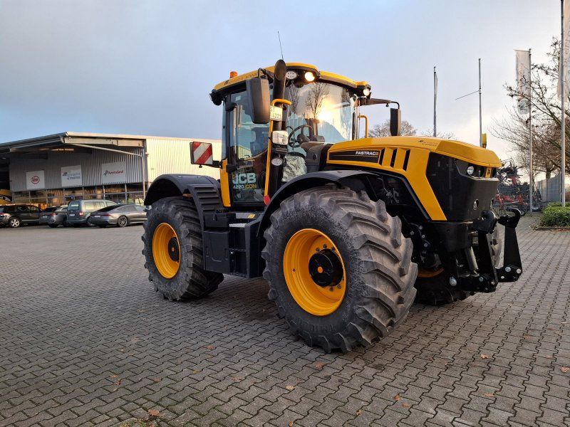 JCB Fastrac 4220 iCon