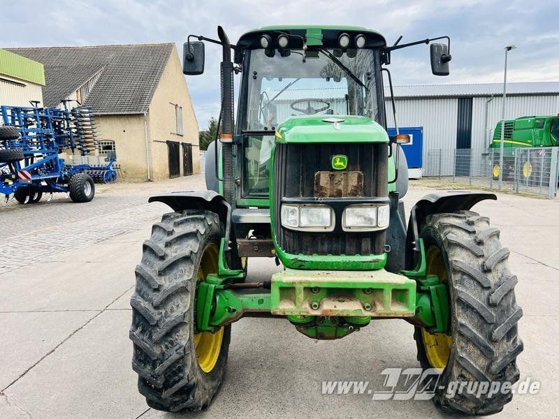 John Deere 6920