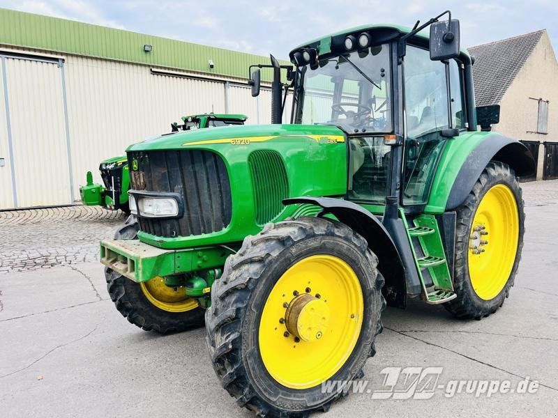 John Deere 6920