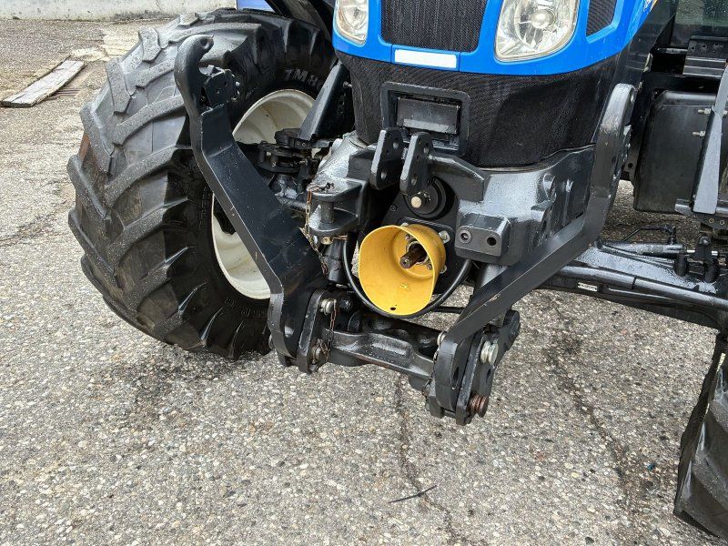 New Holland T6020 Delta