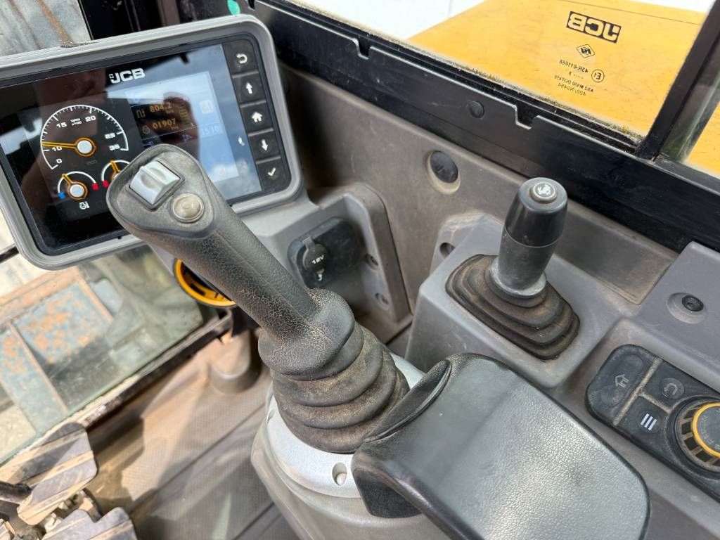 JCB 48Z-1 - Hammer Lines / Quick Coupler