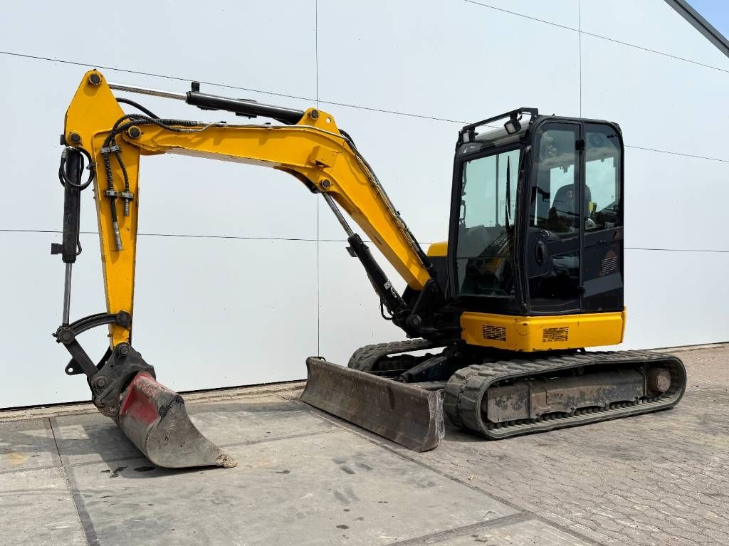 JCB 48Z-1 - Hammer Lines / Quick Coupler