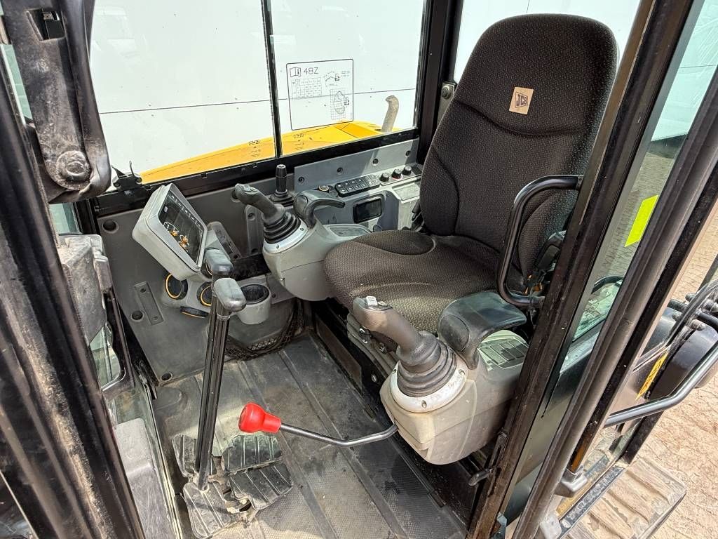 JCB 48Z-1 - Hammer Lines / Quick Coupler