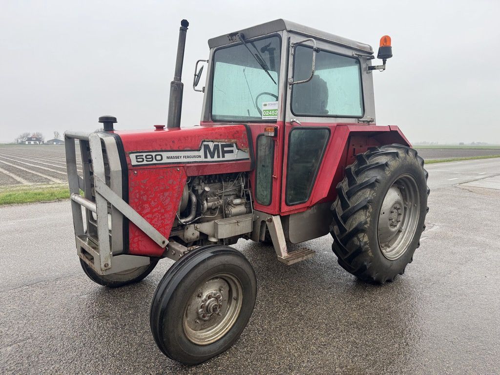 Massey-Ferguson 590