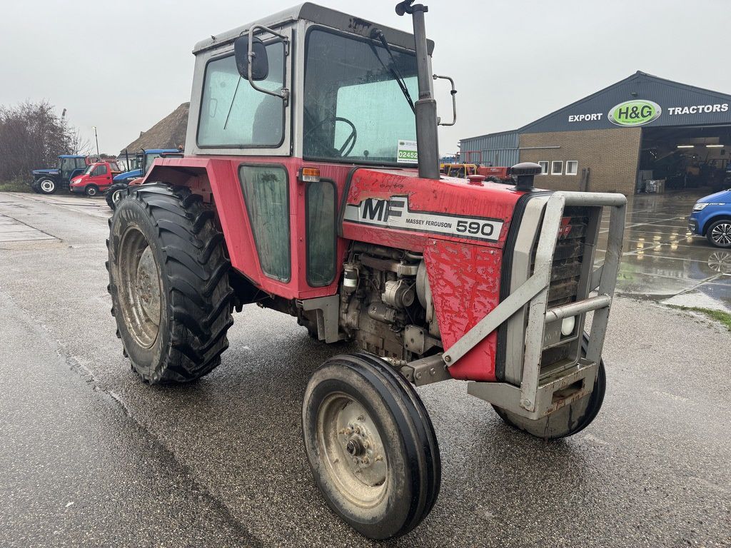 Massey-Ferguson 590