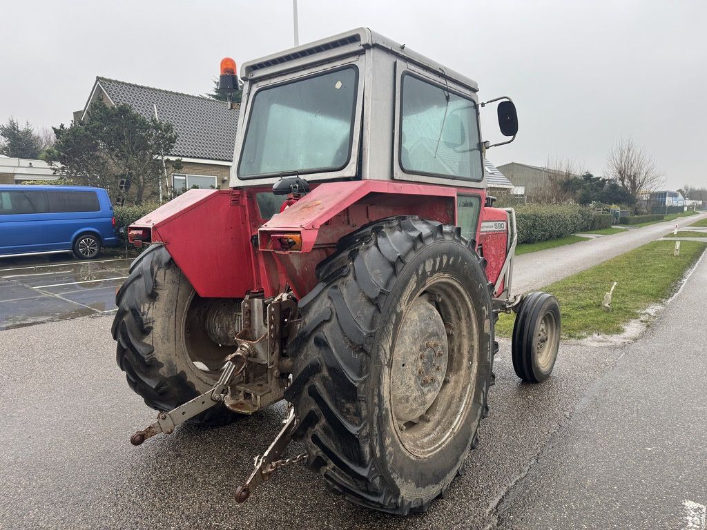 Massey-Ferguson 590