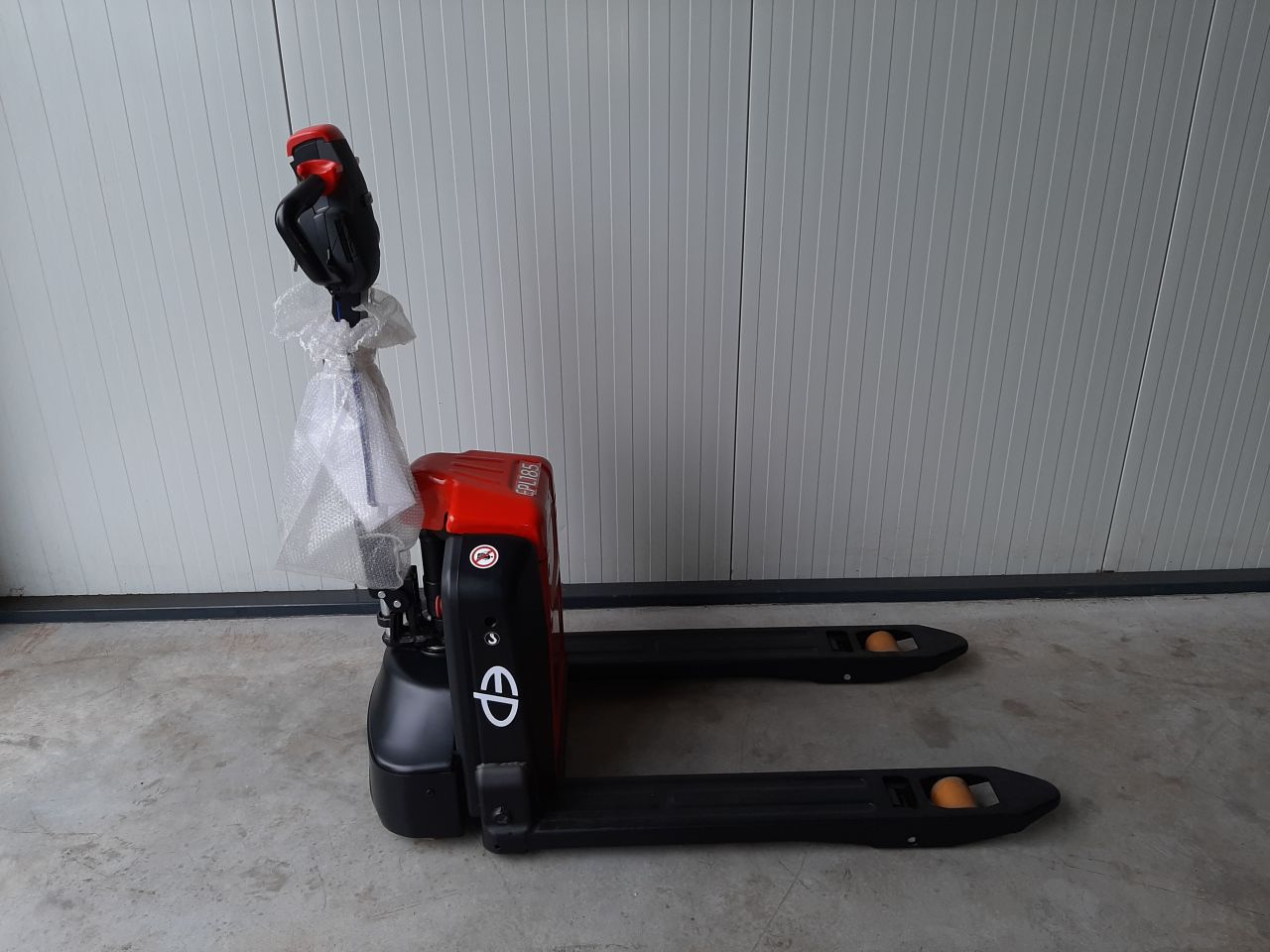 Brede elektrische palletwagen 1800 kg EP EPL185 bj eind 2023
