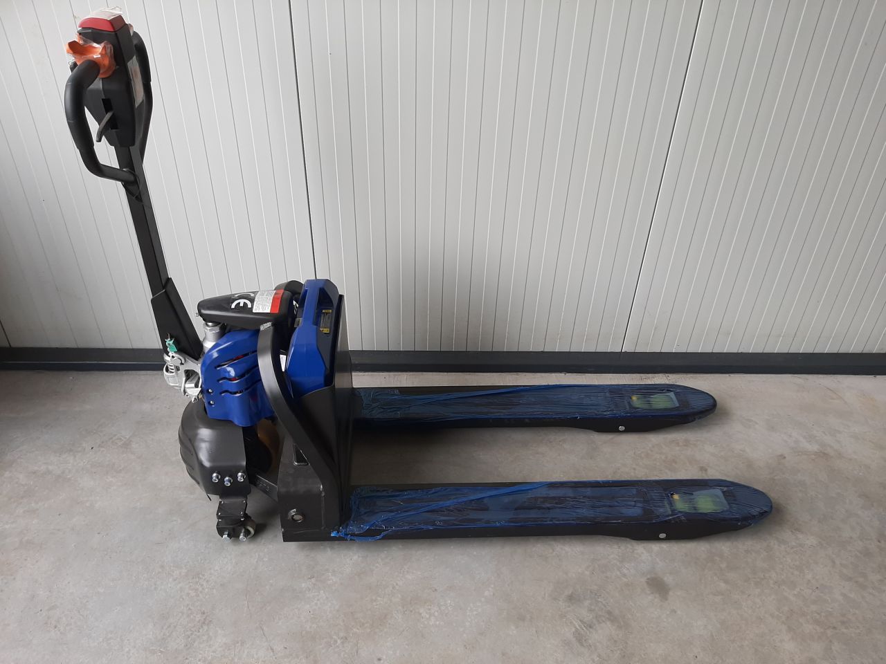 Eleketrische palletwagen 1500 Kg Li-ion met zwenkwielen