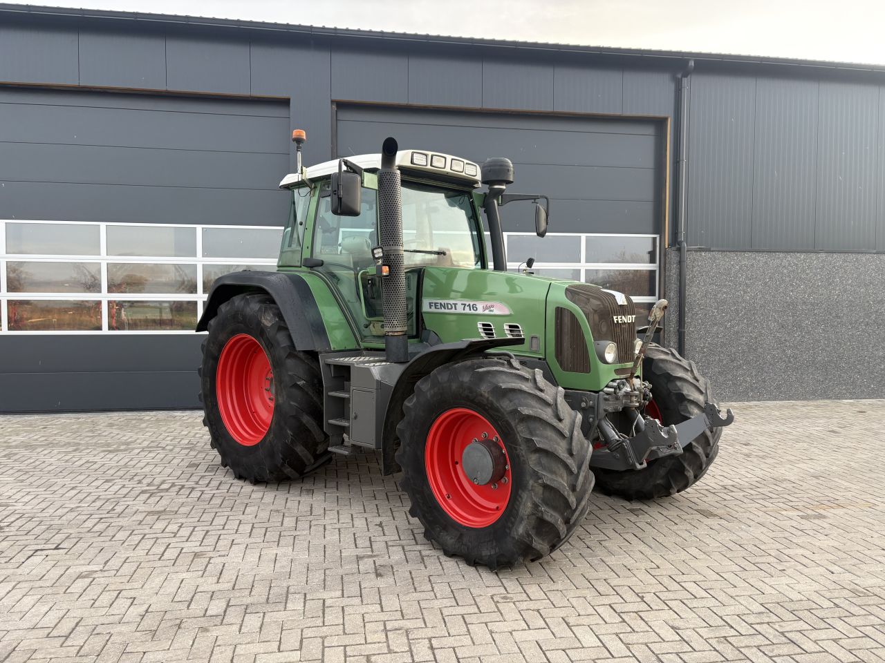 Fendt 716 com 3