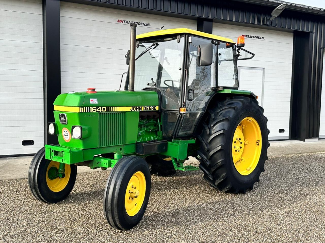 John Deere 1640