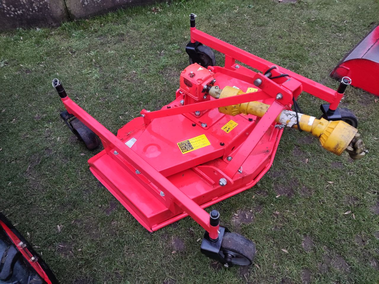 KUBOTA minitractor (type B7000D) met toebehoren (maaidek, etc.)