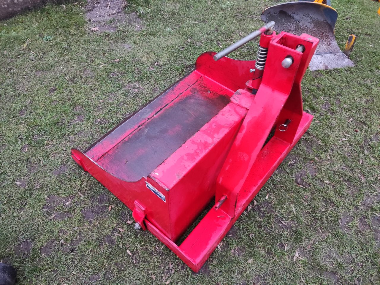 KUBOTA minitractor (type B7000D) met toebehoren (maaidek, etc.)