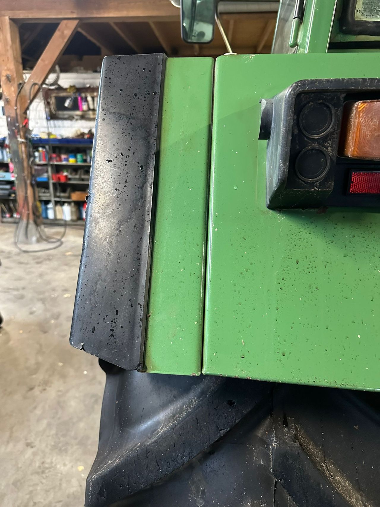 Fendt ondertrekhaak kipperknobbel spatbordverbreder