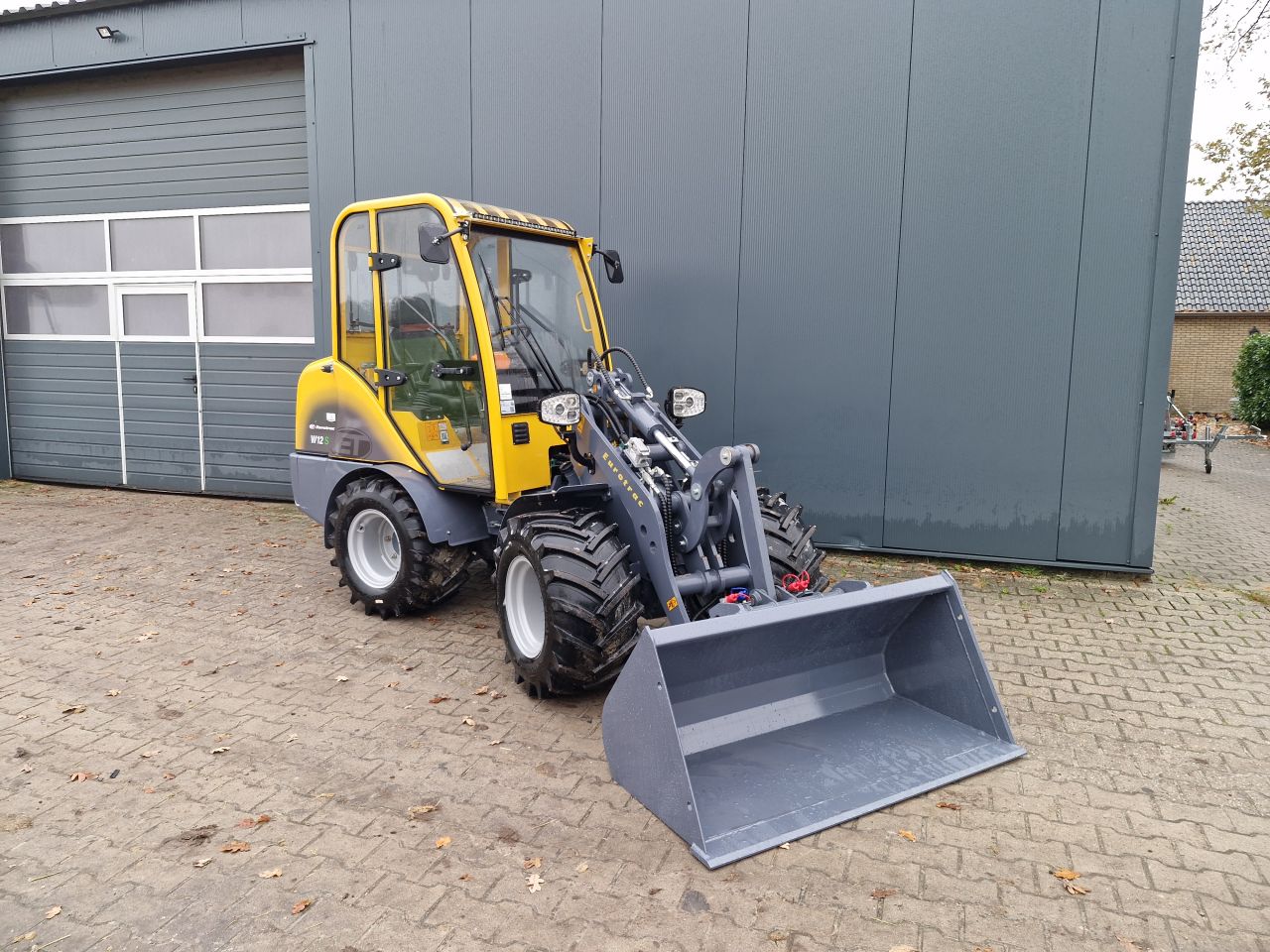 Eurotrac W 12 ICS Industrie voor extra zicht en hefvermogen