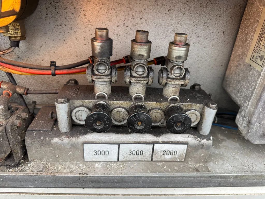 DAF LF 45 **FUELTANKER-PETROLIER-BELGIAN TRUCK**