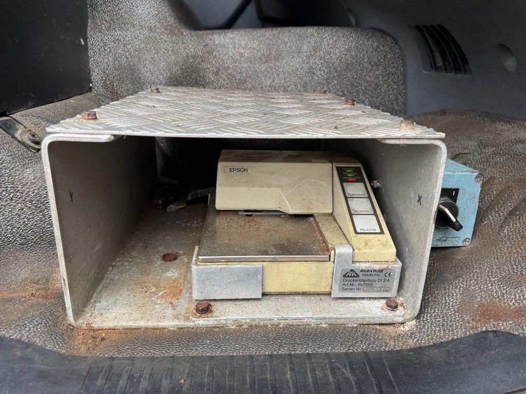 DAF LF 45 **FUELTANKER-PETROLIER-BELGIAN TRUCK**