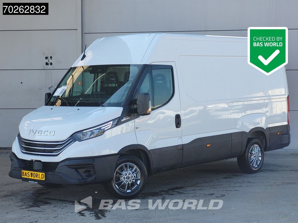 Iveco Daily 35S21 3.0L Automaat 210PK L2H2 2025-Model 3,5t Trekvermogen ACC LED CarPlay Camera Parkeersensoren Velgen Euro6 L3 12m3 Klima