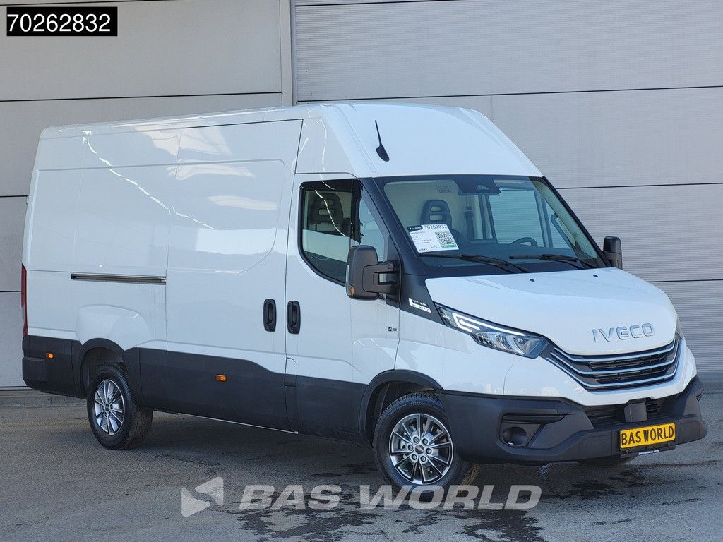 Iveco Daily 35S21 3.0L Automaat 210PK L2H2 2025-Model 3,5t Trekvermogen ACC LED CarPlay Camera Parkeersensoren Velgen Euro6 L3 12m3 Klima