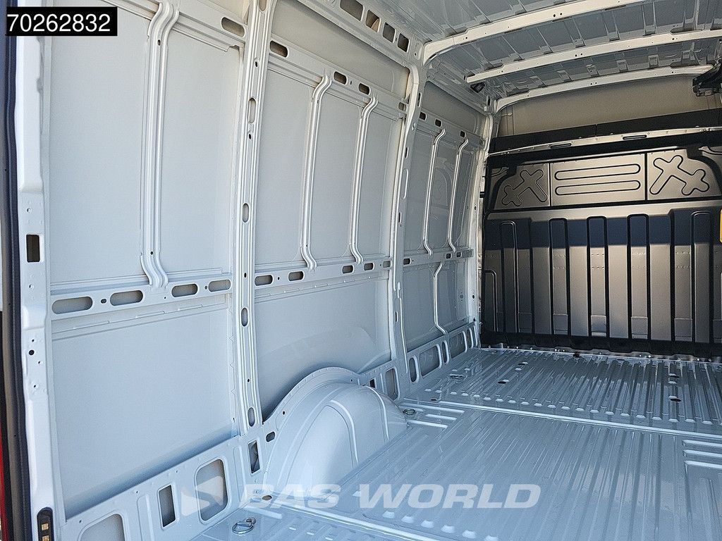 Iveco Daily 35S21 3.0L Automaat 210PK L2H2 2025-Model 3,5t Trekvermogen ACC LED CarPlay Camera Parkeersensoren Velgen Euro6 L3 12m3 Klima