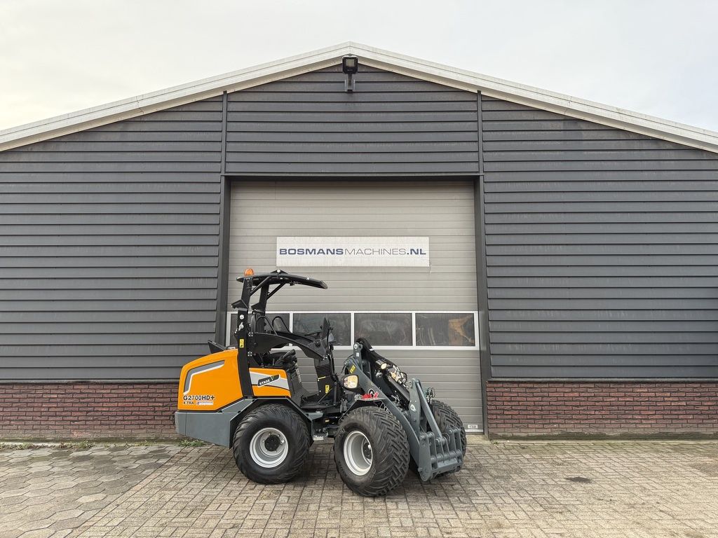 Giant G2700 X-TRA HD+ minishovel BJ 2025 445 uur €635 LEASE
