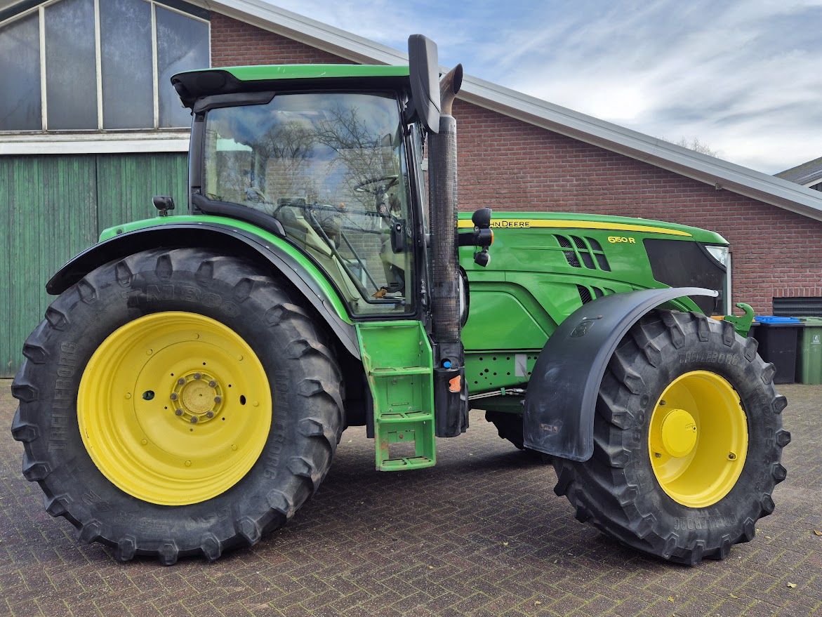John Deere 6150R