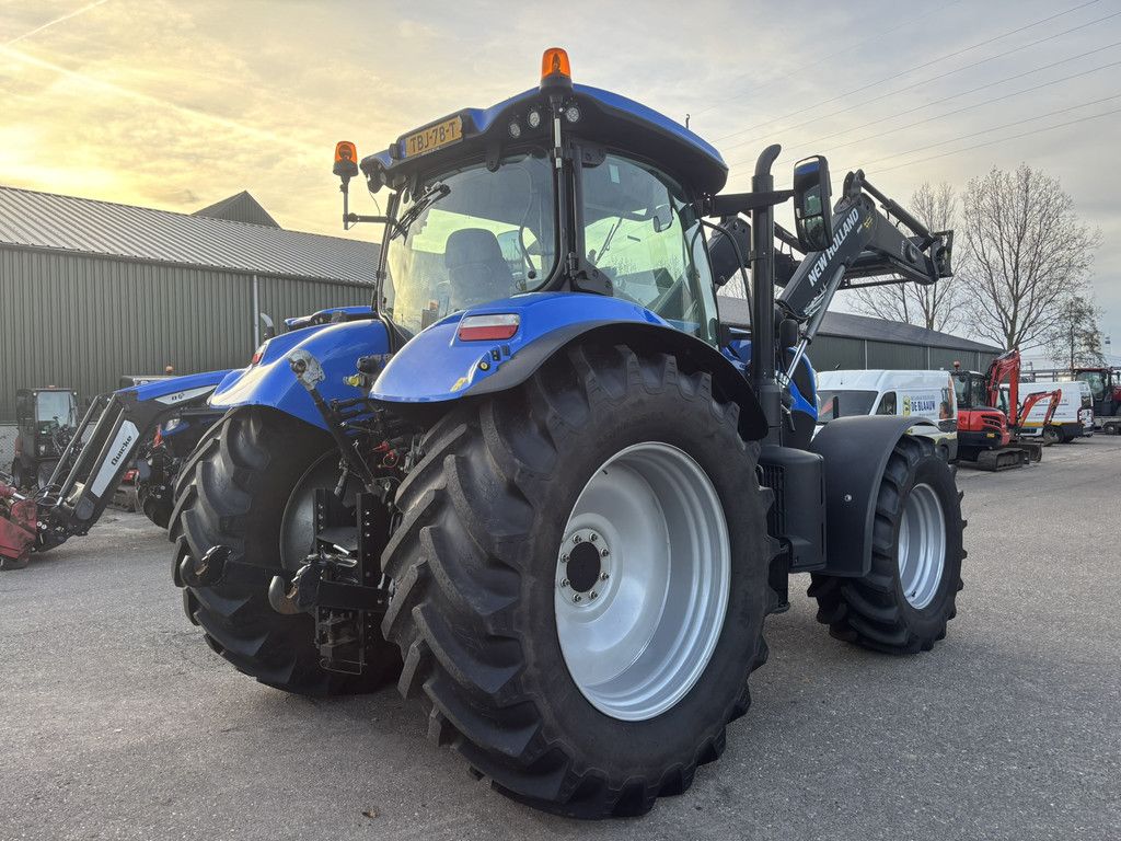 NEW HOLLAND T7.210 RC + STOLL LADER
