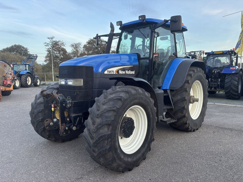 NEW HOLLAND TM175