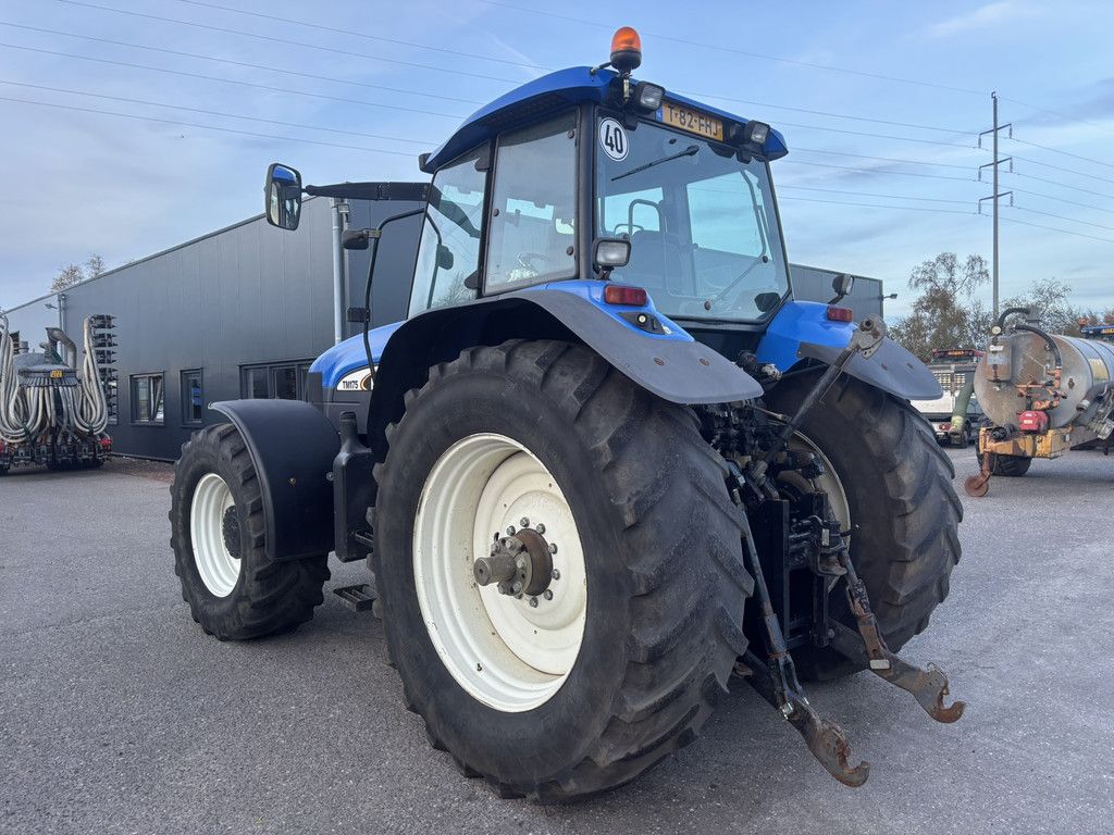 NEW HOLLAND TM175