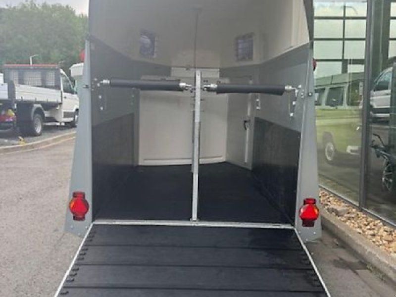 Humbaur Xanthos Aero Spirit Plus 2-Pferde 2t. Alu 1. Hand