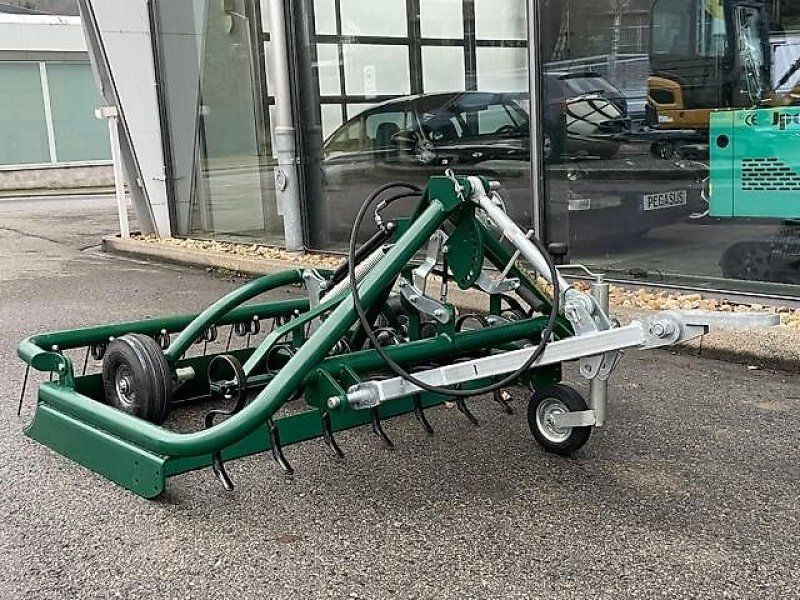 B1QH16 Reitbahnplaner  Schleppe